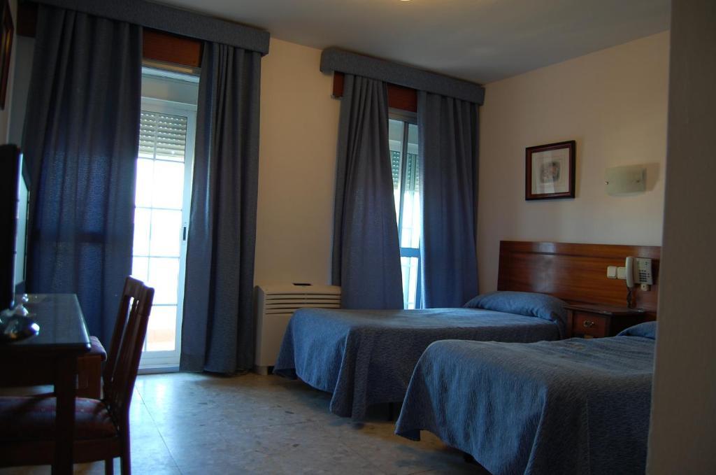 Hotel Marina Victoria Альхесирас Номер фото