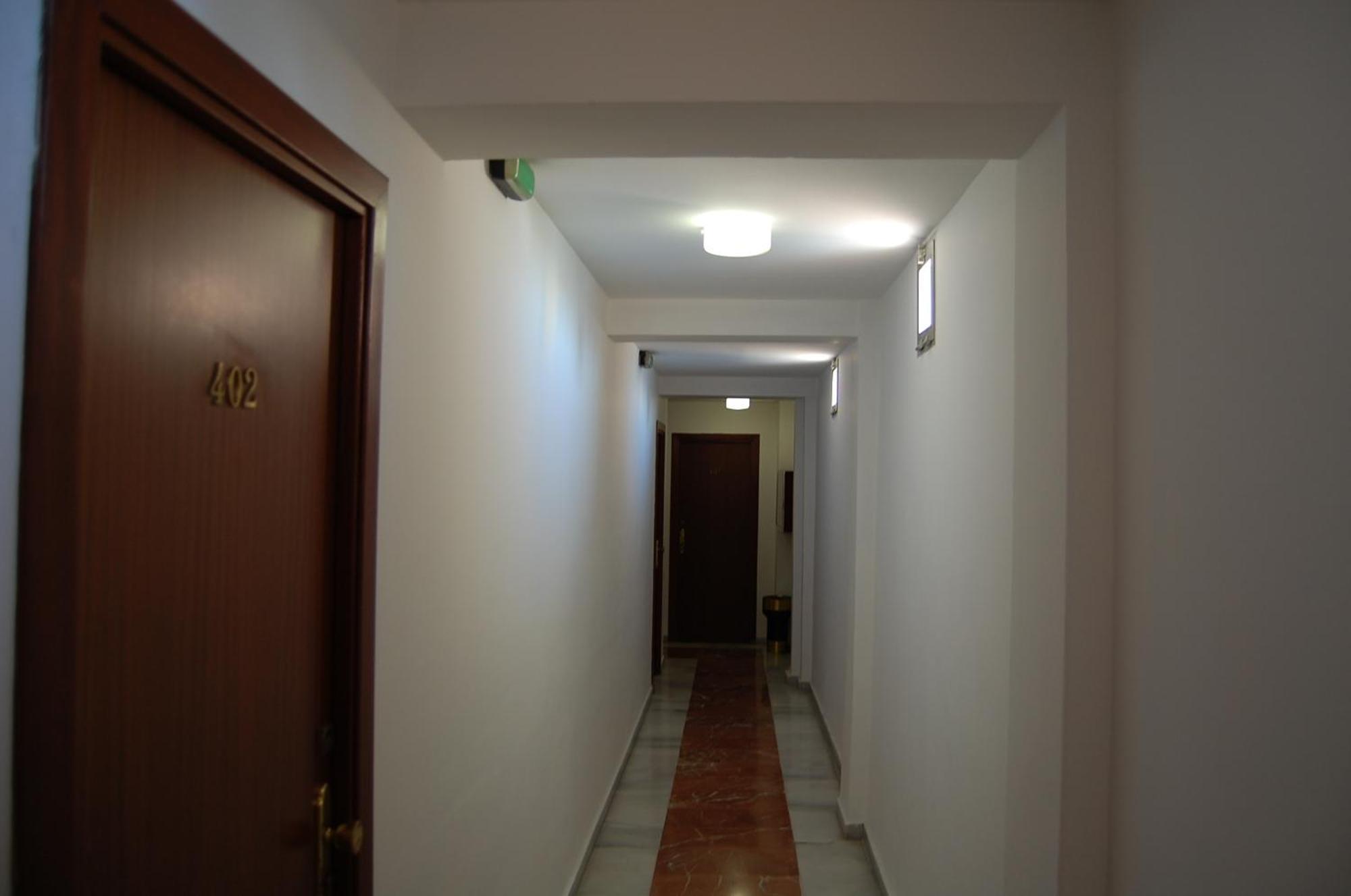 Hotel Marina Victoria Альхесирас Экстерьер фото